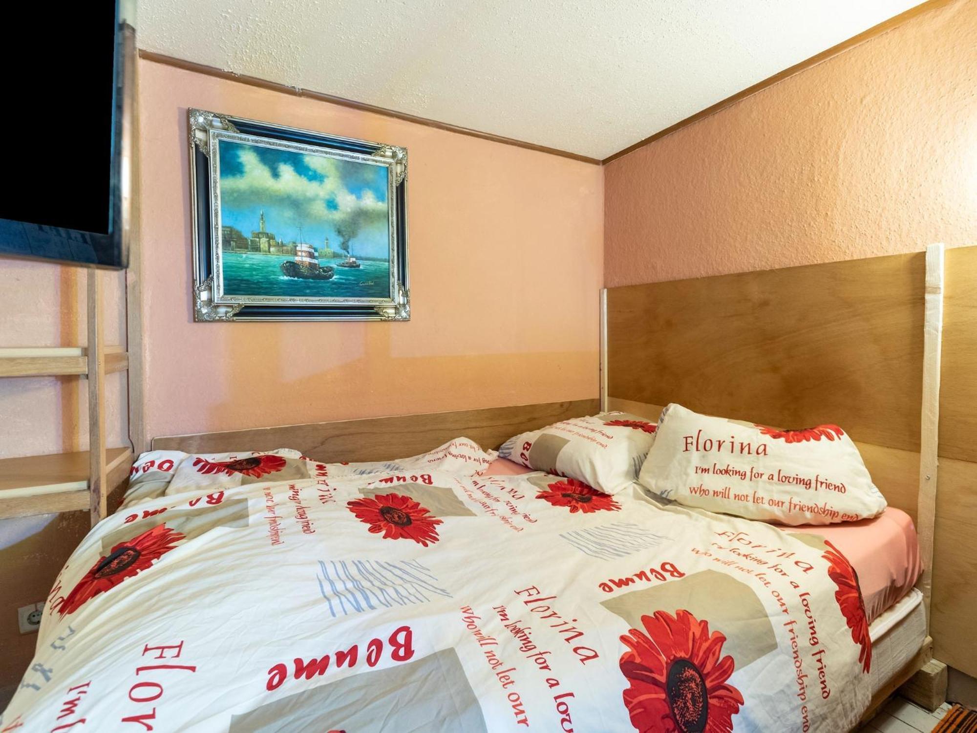 Comfortable Apartment In Wismar Mecklenburg With Fireplace Экстерьер фото
